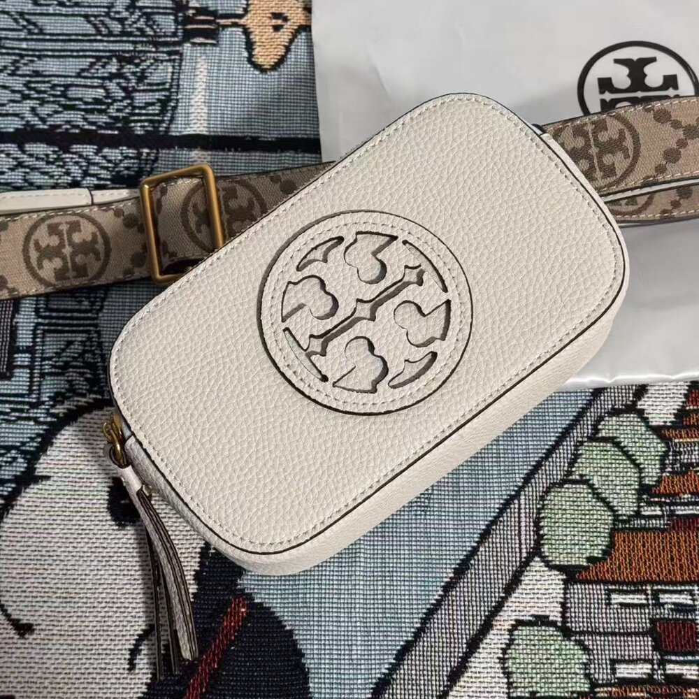 Tory Burch White Pebbled Leather Crossbody Camera Bag - Picture 2 of 6